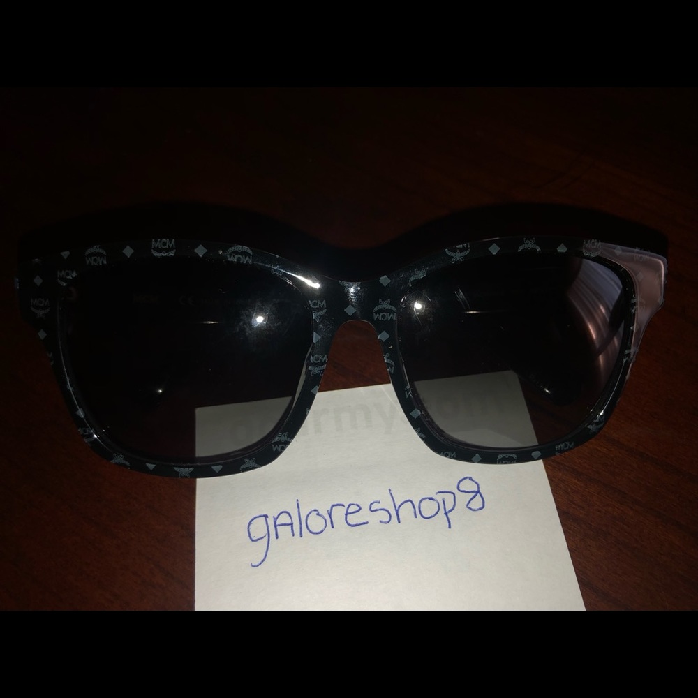 BLACK MCM LOGO SUNGLASSES